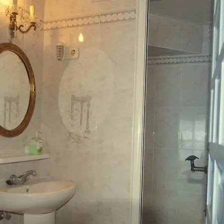 Sleeps 10 Pool Air Con Wifi
