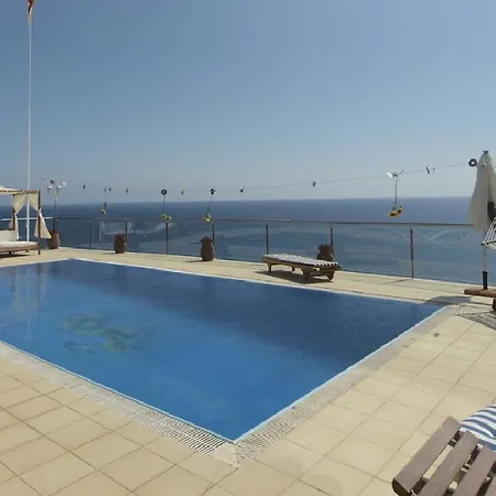 Sleeps 10 Pool Air Con Wifi